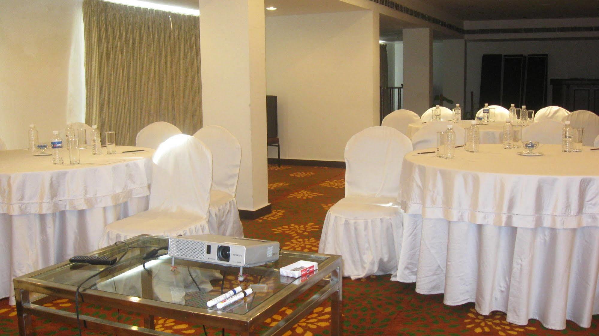 Peerless Hotel Hyderabad Eksteriør billede